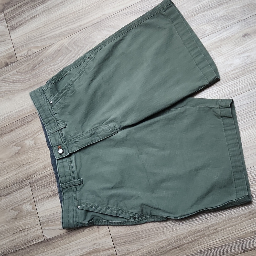 Weatherproof Men's Green Cloth Casual Shorts Size: 32W